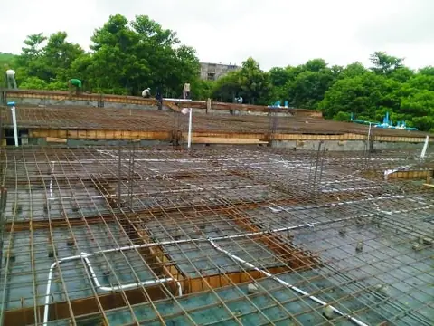 Steel reinforcement laid across a large suspended slab